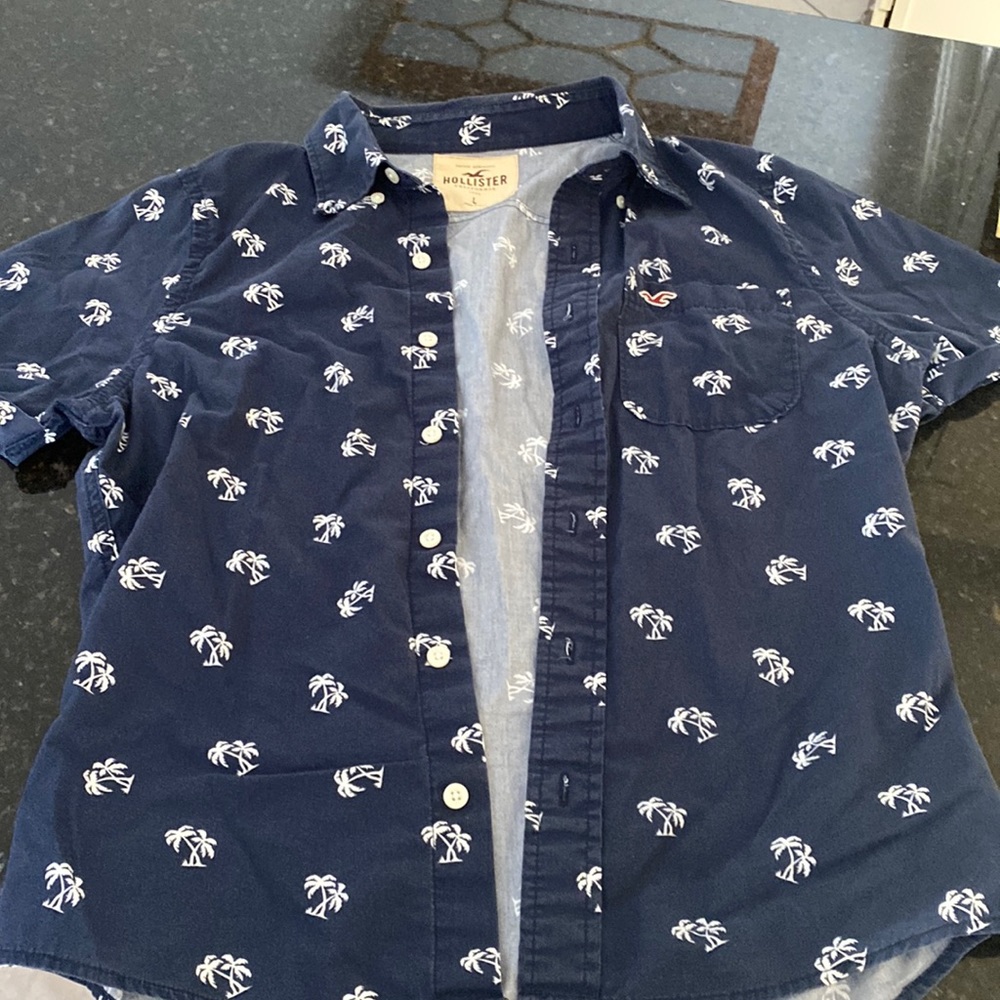 Buttoned down, short sleeve holistic shirt
